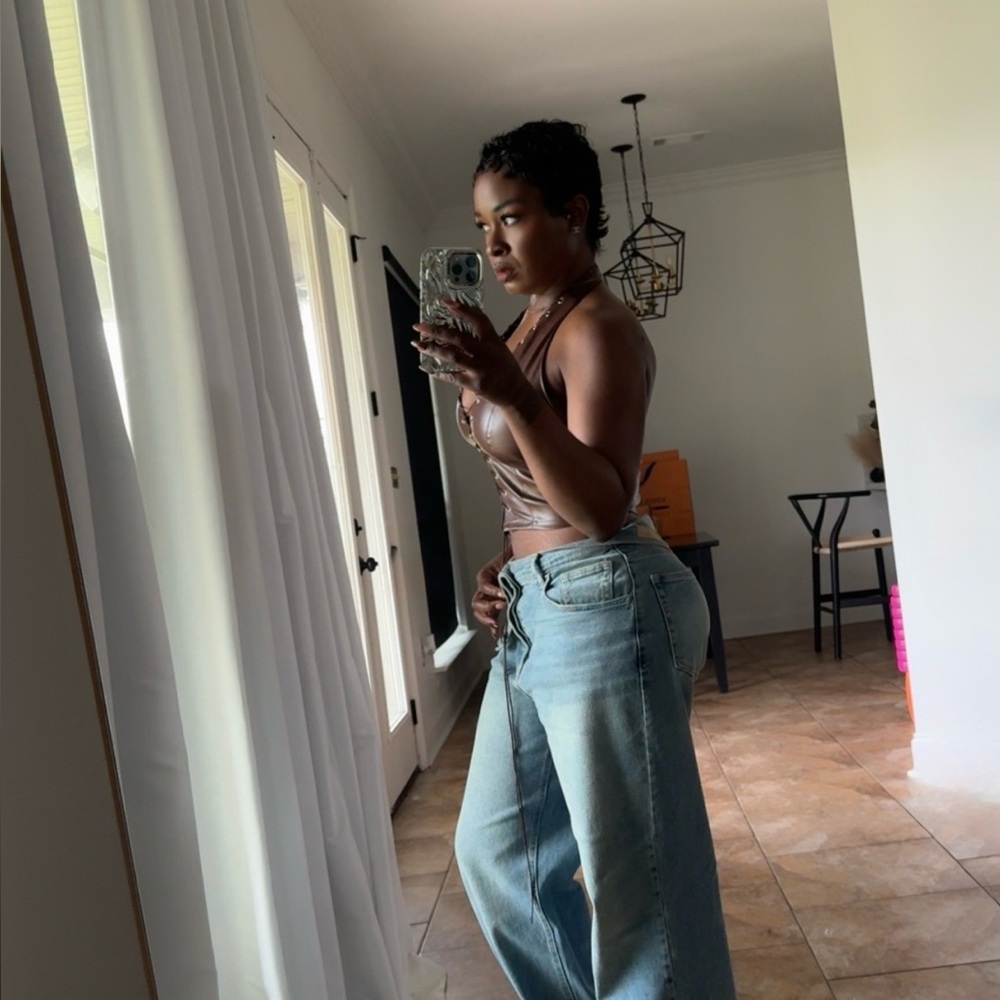 Meet your Posher, Darnisha
